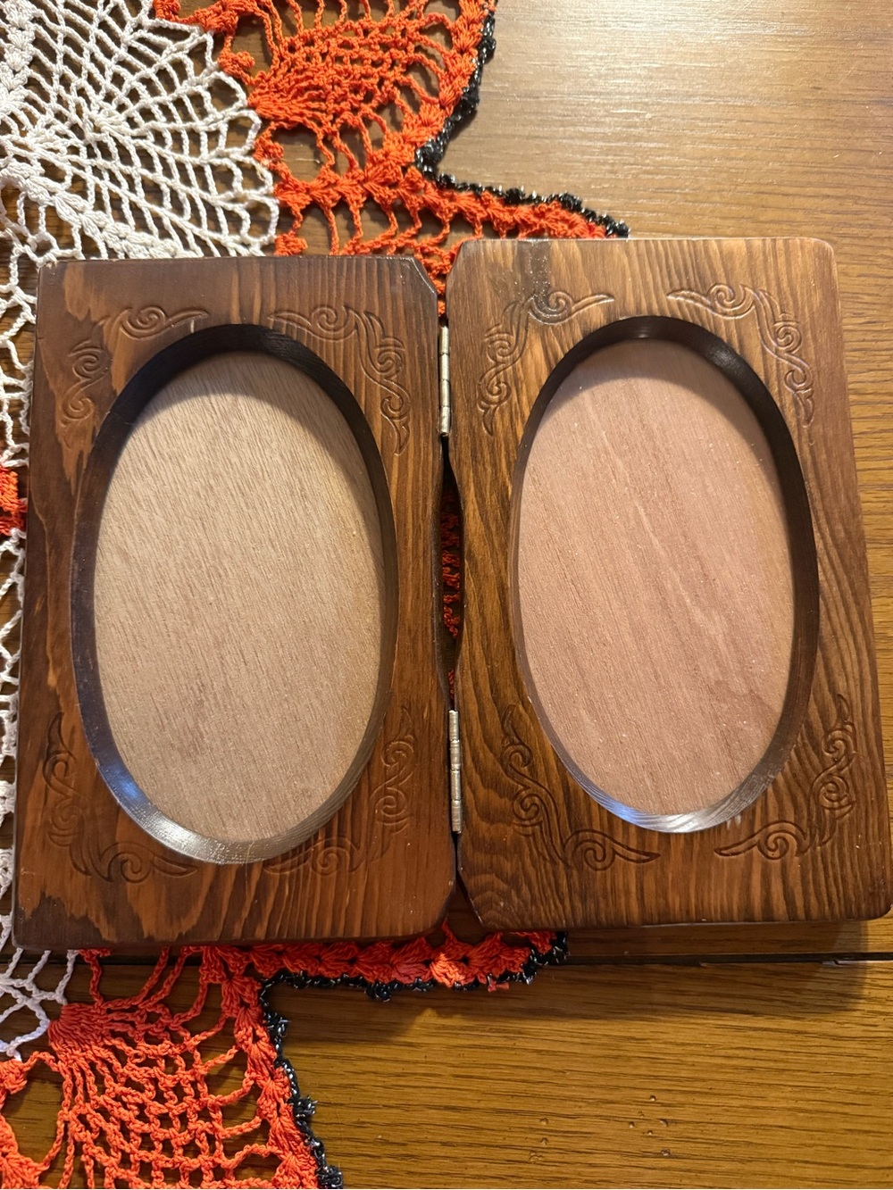 Vintage Wood Double Oval Picture Frame Hinged Carved Scrollwork